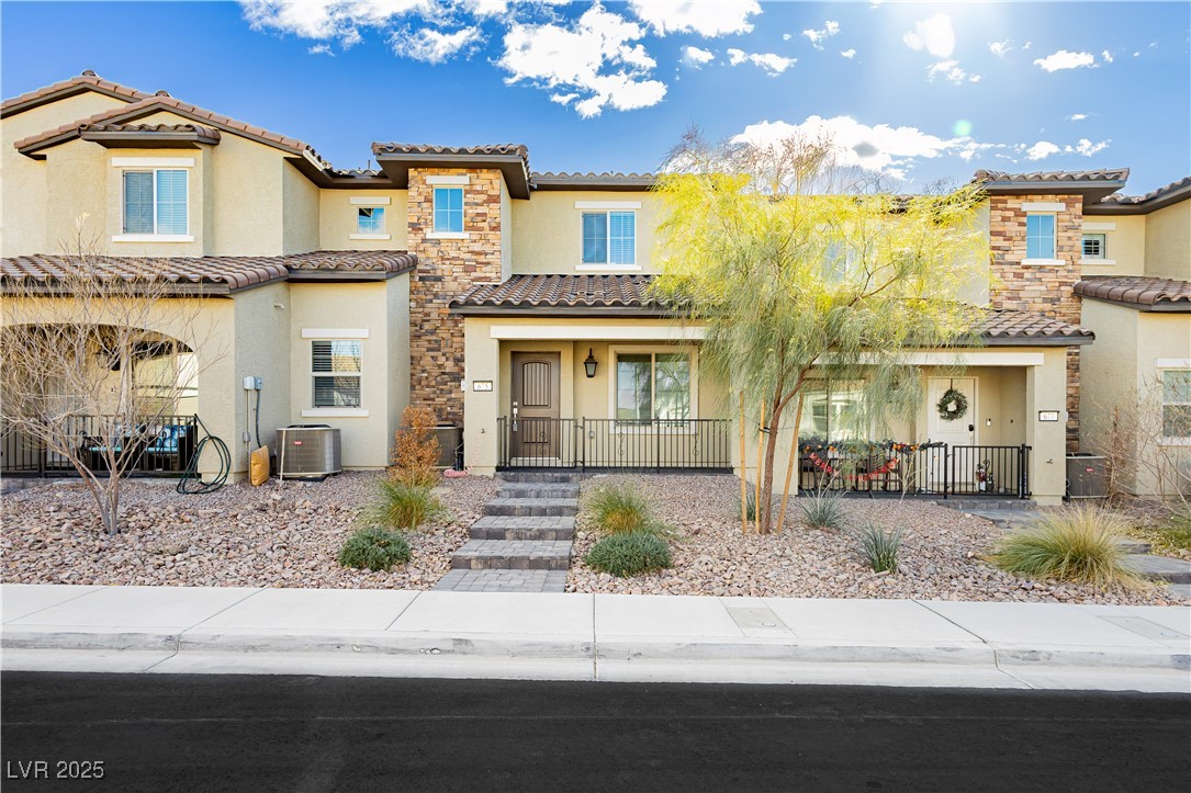 675 Omaggio Place, Henderson, Nevada image 2