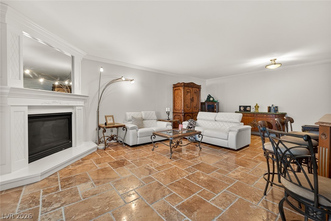2747 Paradise Road 501