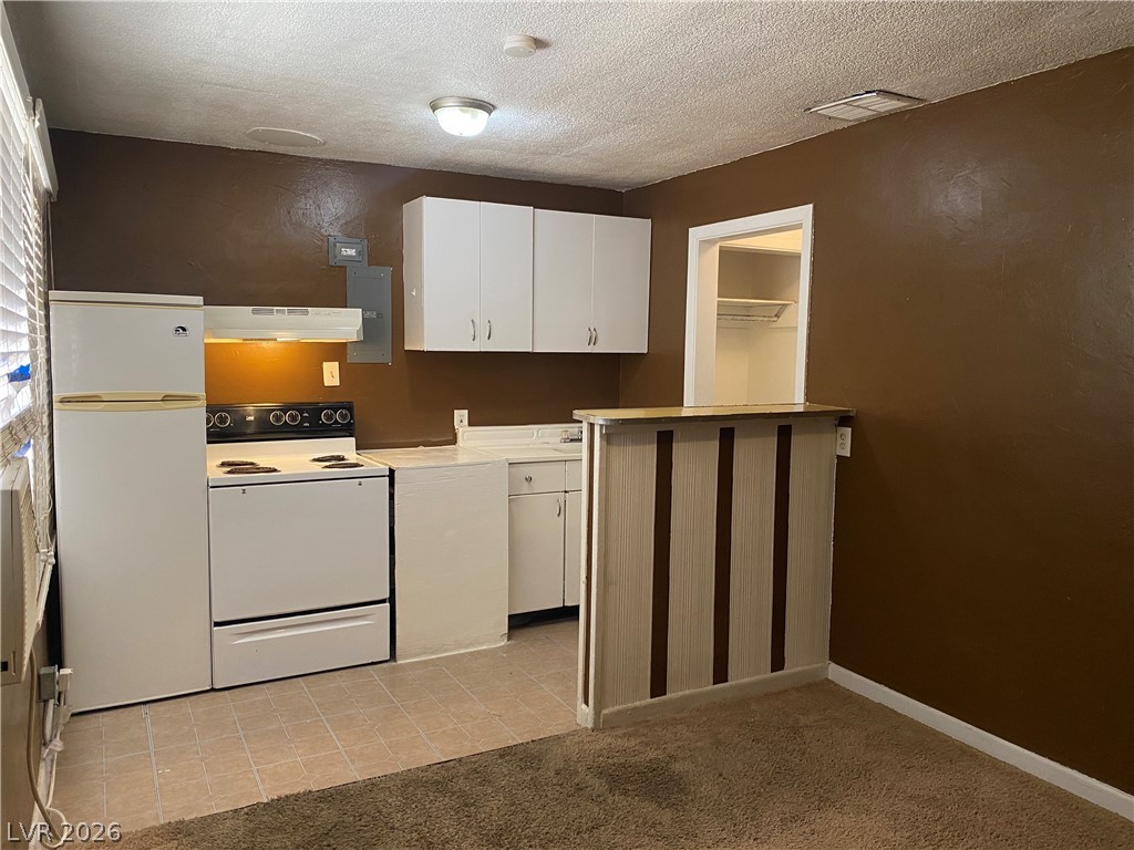 409 W Van Buren Avenue 1