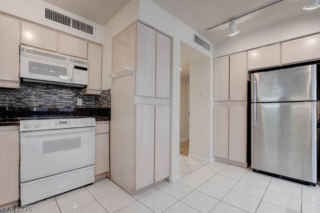 3111 Bel Air Drive 3A