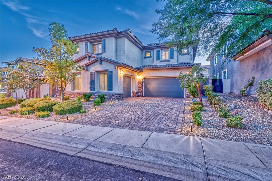 Properties 3 301 OAKRUN Court