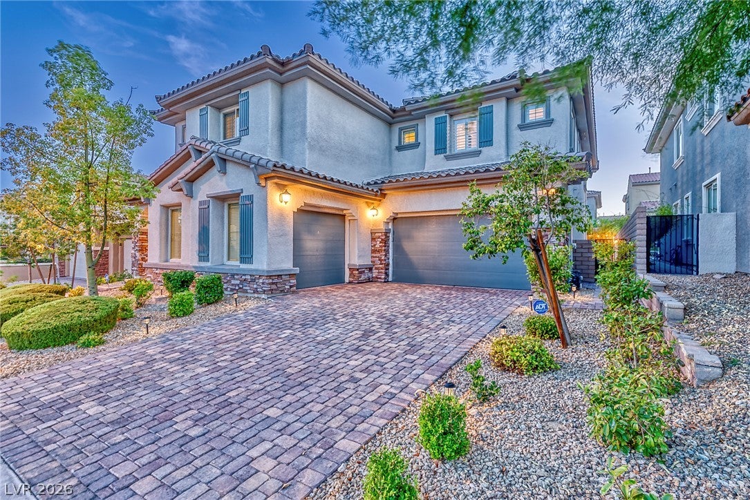 Properties 2 301 OAKRUN Court