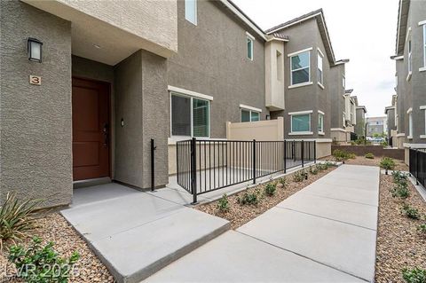 Townhouse For Rent - 12347 Indigo Montage Road #3<br/> Clark County, Las Vegas, NV 89183