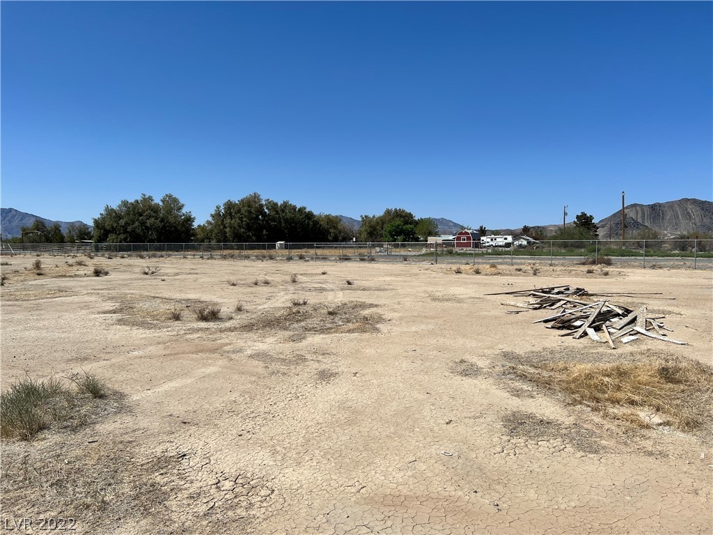 2861 W Mesquite Avenue