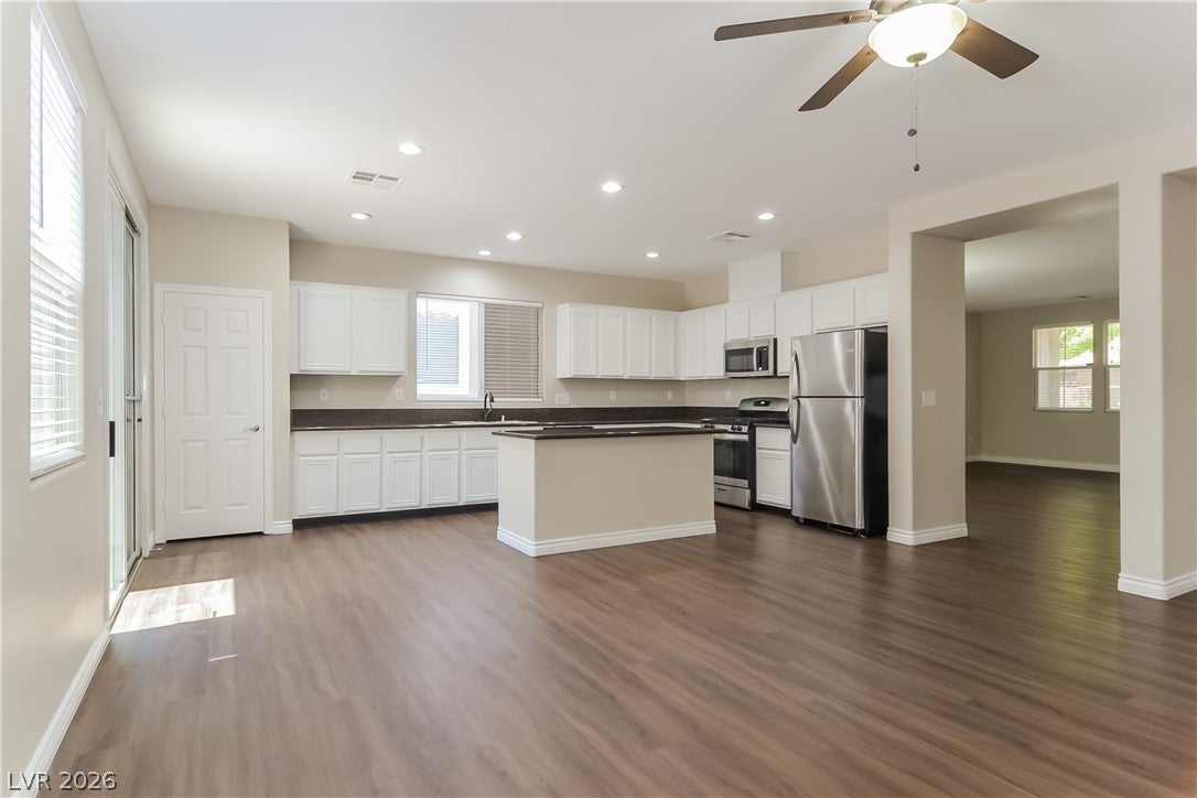 2125 Silvereye Drive