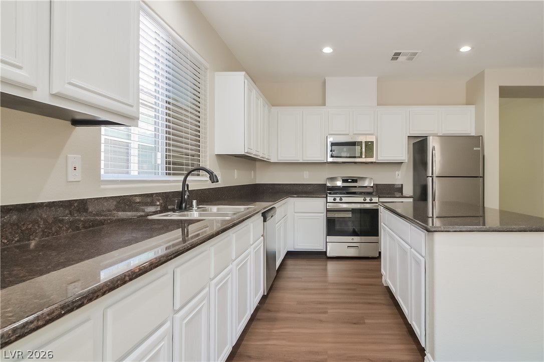 2125 Silvereye Drive