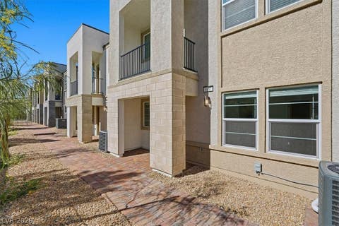 Townhouse For Rent - 8667 Luxuriant Avenue<br/> Clark County, Las Vegas, NV 89148