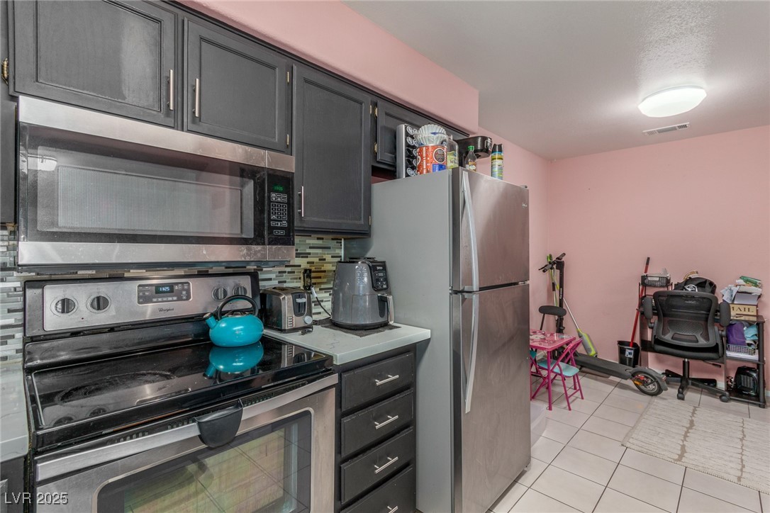 2725 S Nellis Boulevard 2168