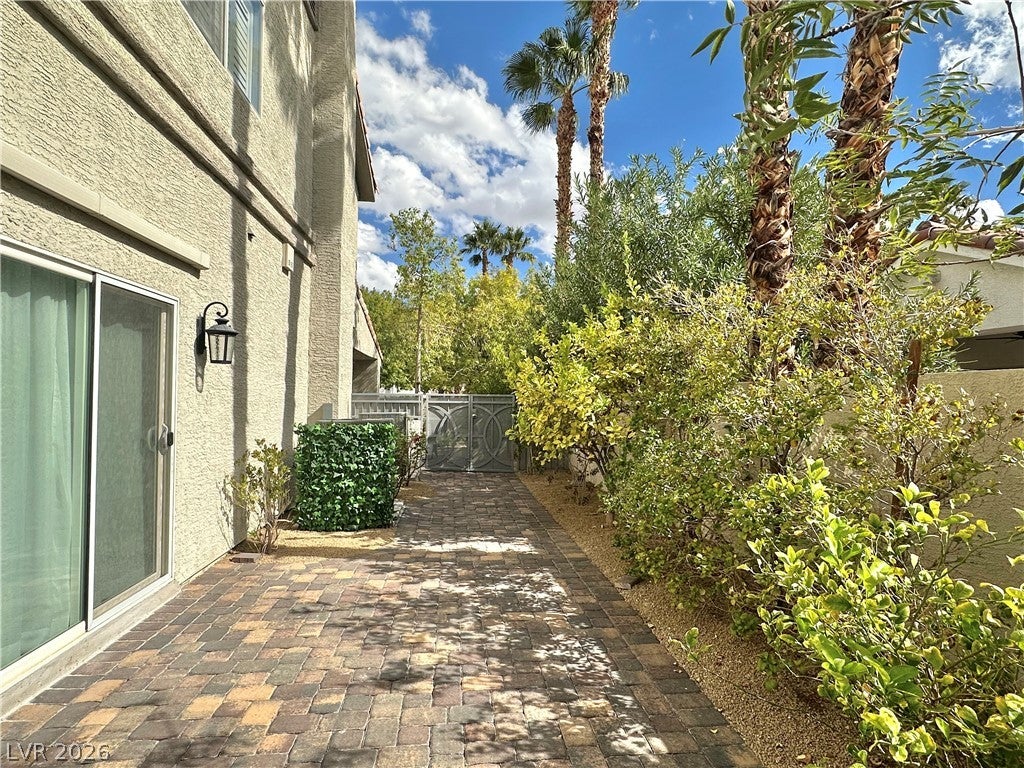 5630 Lion Head Way