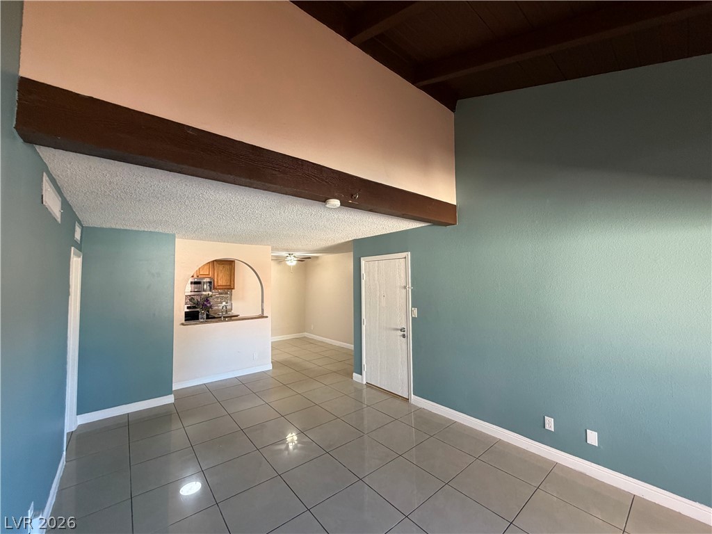 1515 E Reno Avenue 201