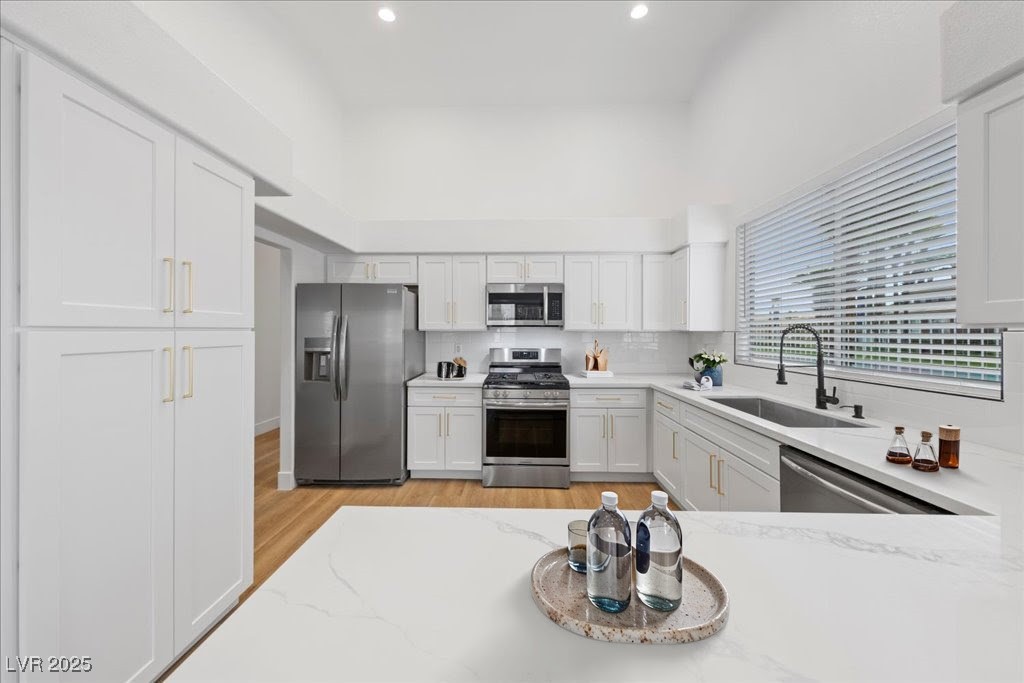 Las Vegas, Nevada 89147, United States, 3 Bedrooms Bedrooms, ,2 BathroomsBathrooms,Residential,Pending,185420