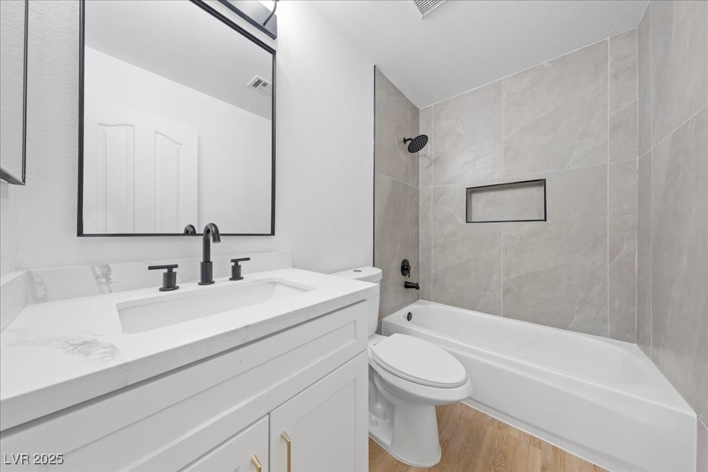 Las Vegas, Nevada 89147, United States, 3 Bedrooms Bedrooms, ,2 BathroomsBathrooms,Residential,Pending,185420