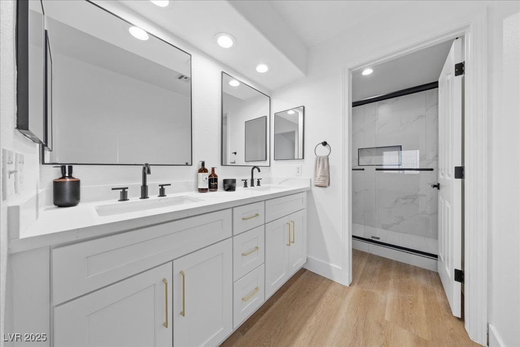 Las Vegas, Nevada 89147, United States, 3 Bedrooms Bedrooms, ,2 BathroomsBathrooms,Residential,Pending,185420