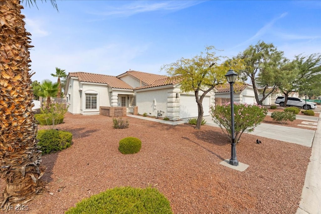 Las Vegas, Nevada 89147, United States, 3 Bedrooms Bedrooms, ,2 BathroomsBathrooms,Residential,Pending,185420