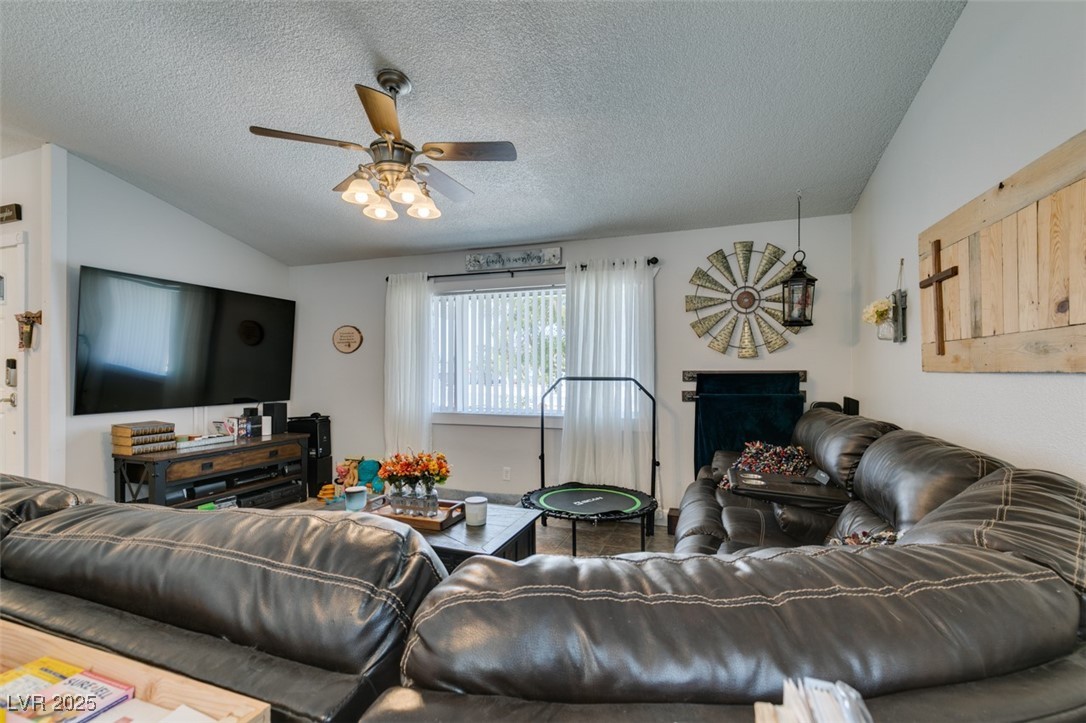 386 Summer Creek Court, Henderson, Nevada image 15