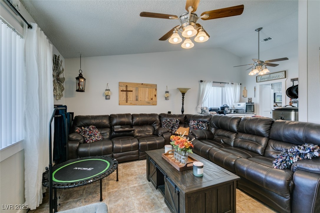386 Summer Creek Court, Henderson, Nevada image 10