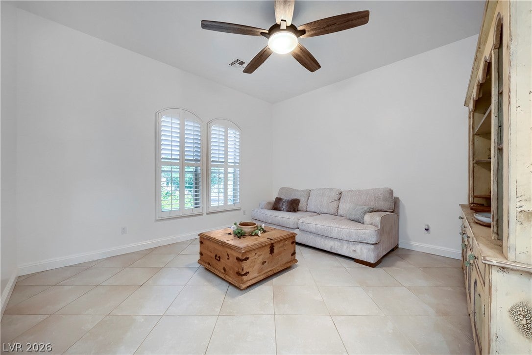 8865 W El Campo Grande Avenue
