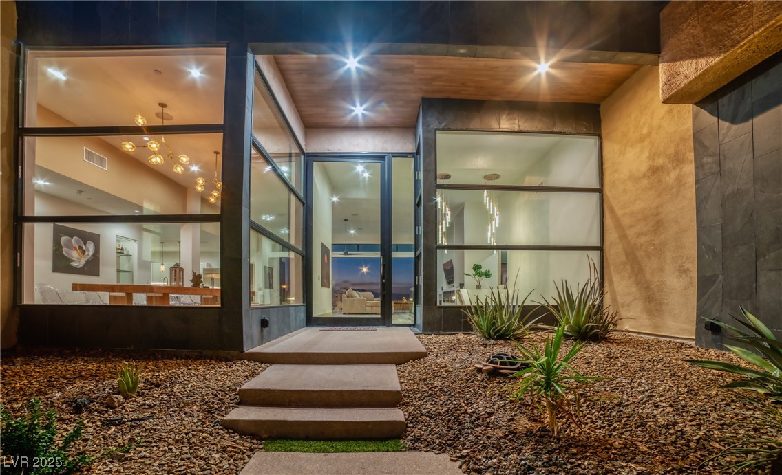 665 Falcon Cliff Court
