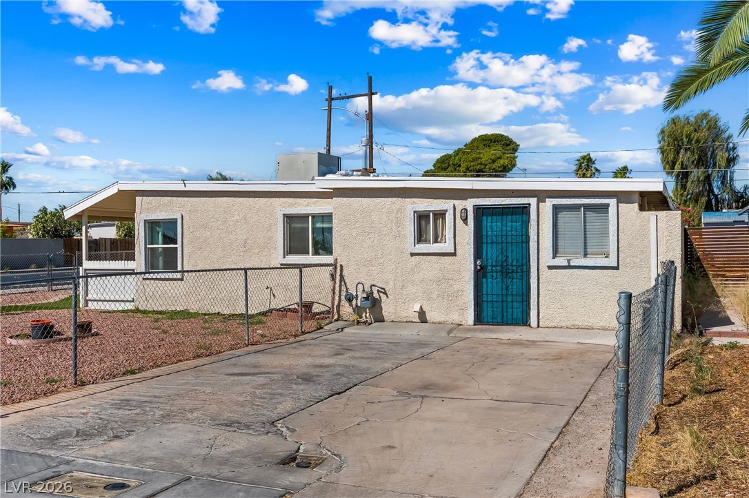 2217 E Oakey Boulevard