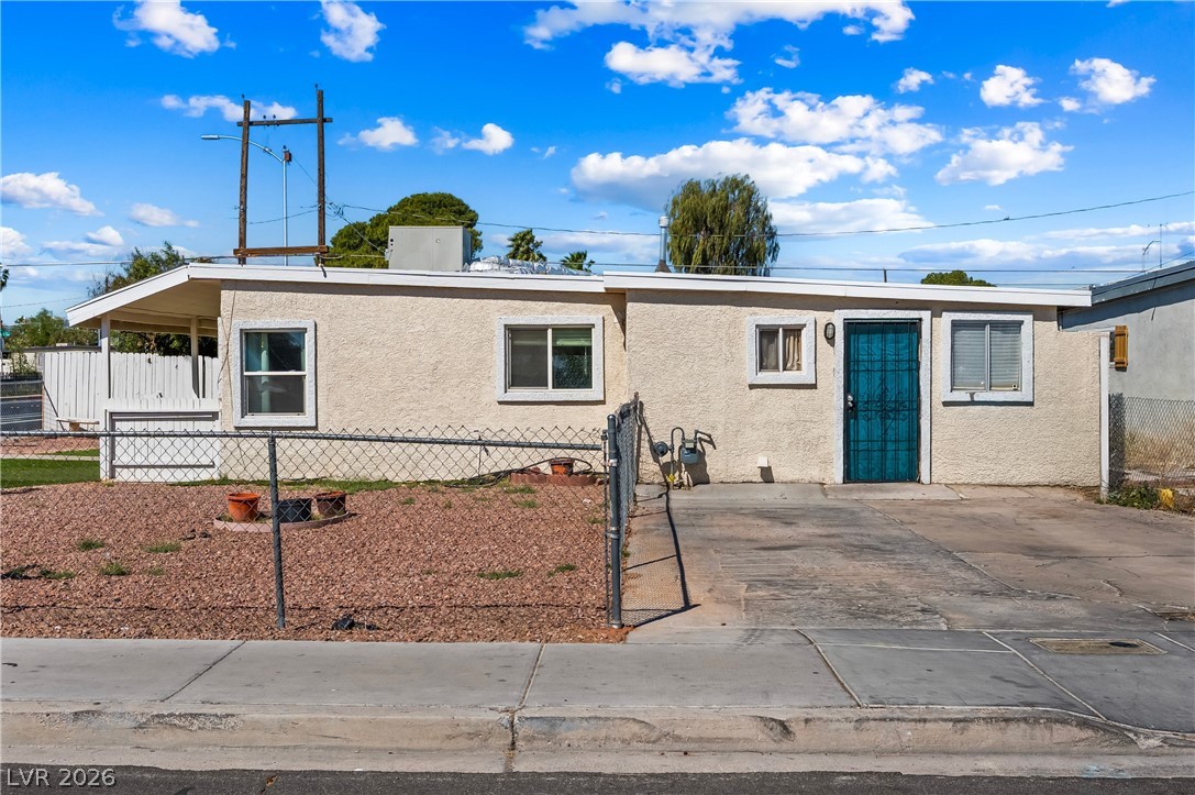 2217 E Oakey Boulevard