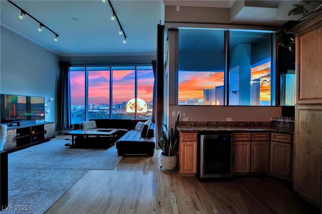 360 E Desert Inn Road 1803