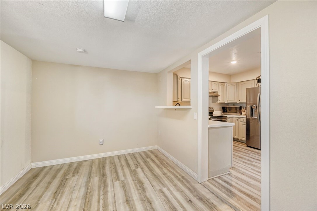 325 W Rochell Drive