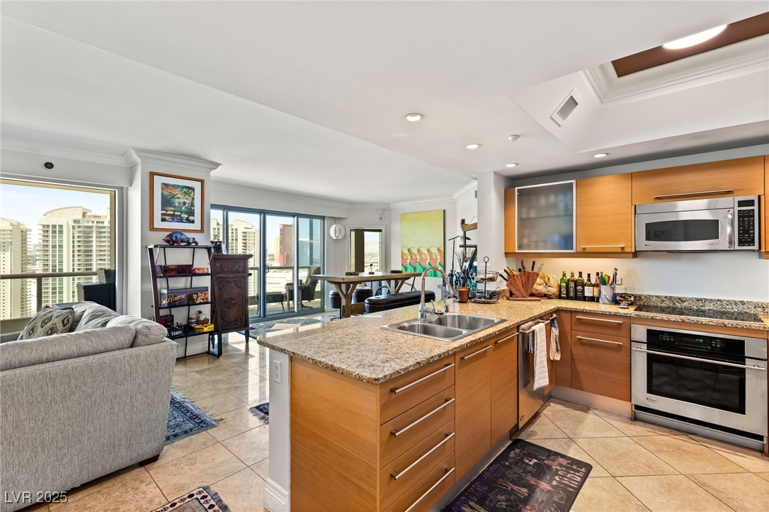 222 KAREN Avenue 3305