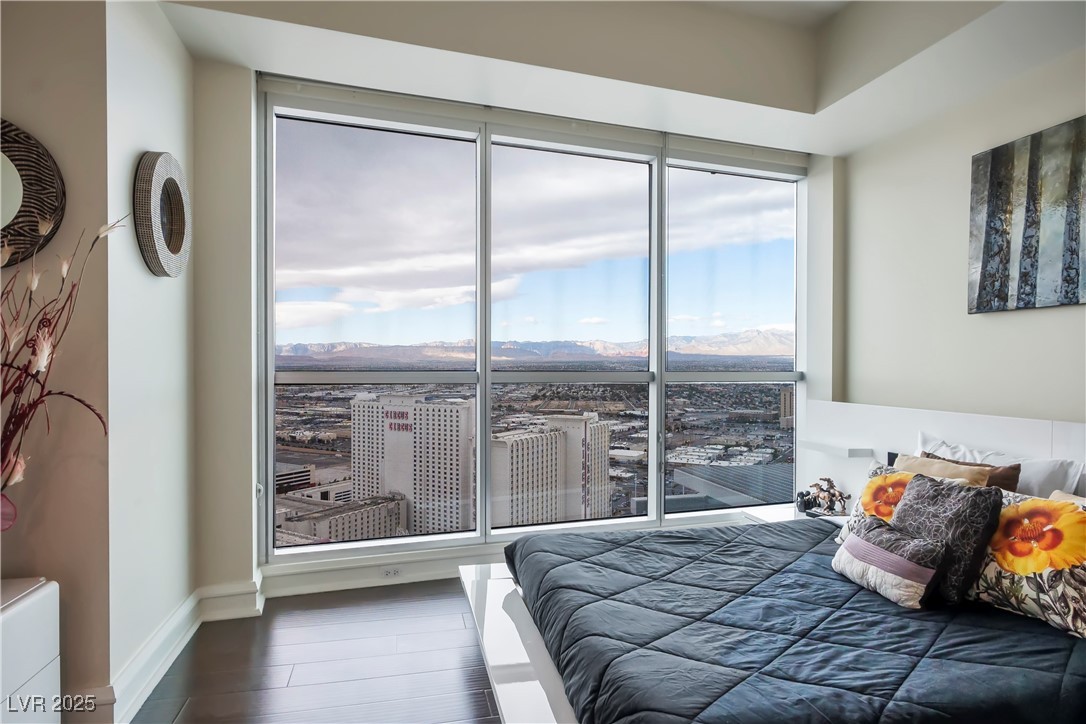 Las Vegas, Nevada 89109, United States, 2 Bedrooms Bedrooms, ,3 BathroomsBathrooms,Residential,Active,257020