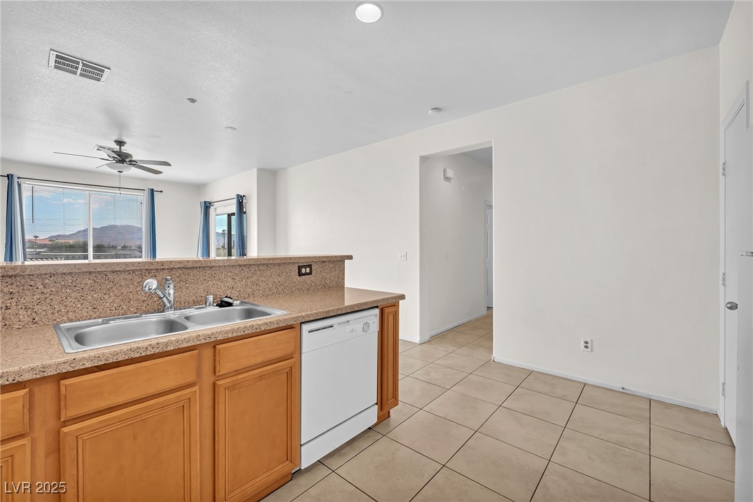 Properties 3 4437 Dover Straight Street 304