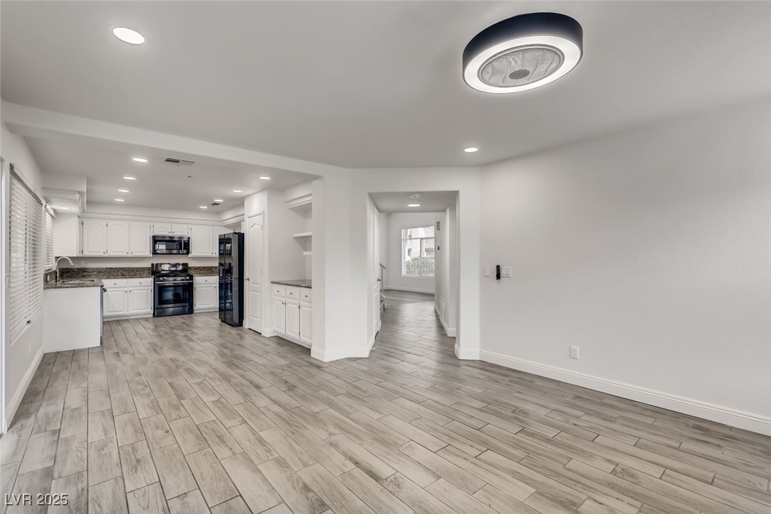 Las Vegas, Nevada 89128, United States, 3 Bedrooms Bedrooms, ,3 BathroomsBathrooms,Residential,Active,201789