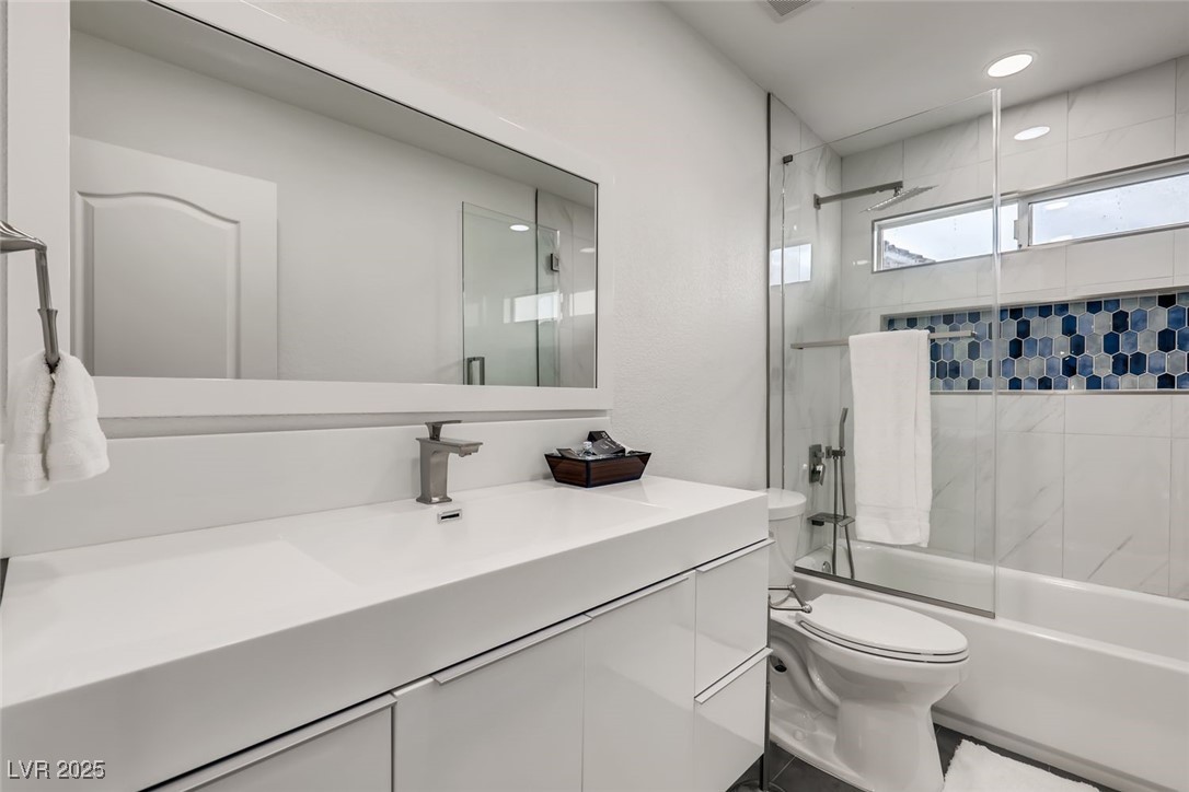 Las Vegas, Nevada 89128, United States, 3 Bedrooms Bedrooms, ,3 BathroomsBathrooms,Residential,Active,201789