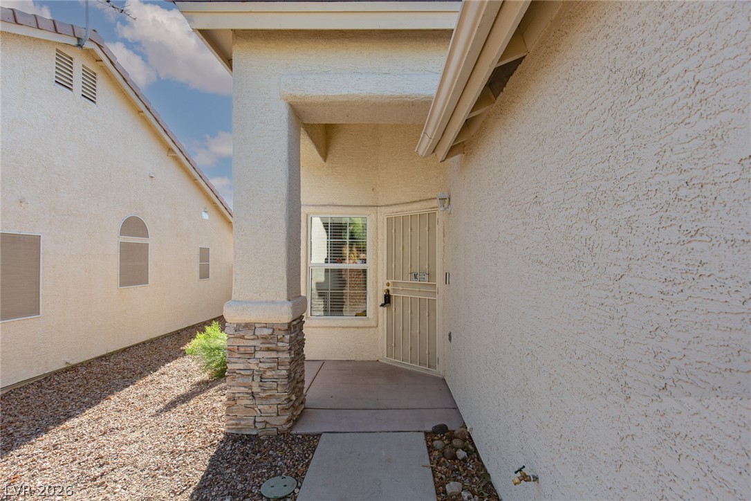 1808 Lyell Canyon Lane