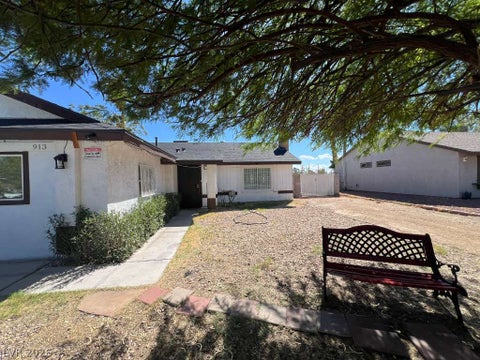 Homes For Rent - 913 Shadow Mountain Place<br/> Las Vegas, NV 89108
