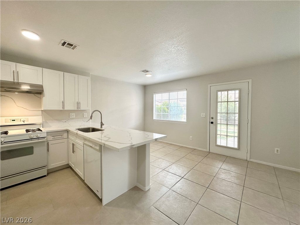 2525 Sierra Bello Avenue 103