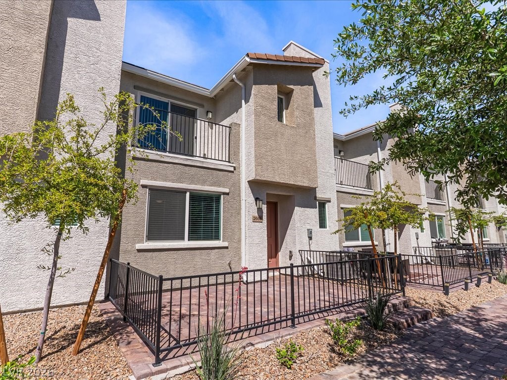 2665 Scorch Red Court