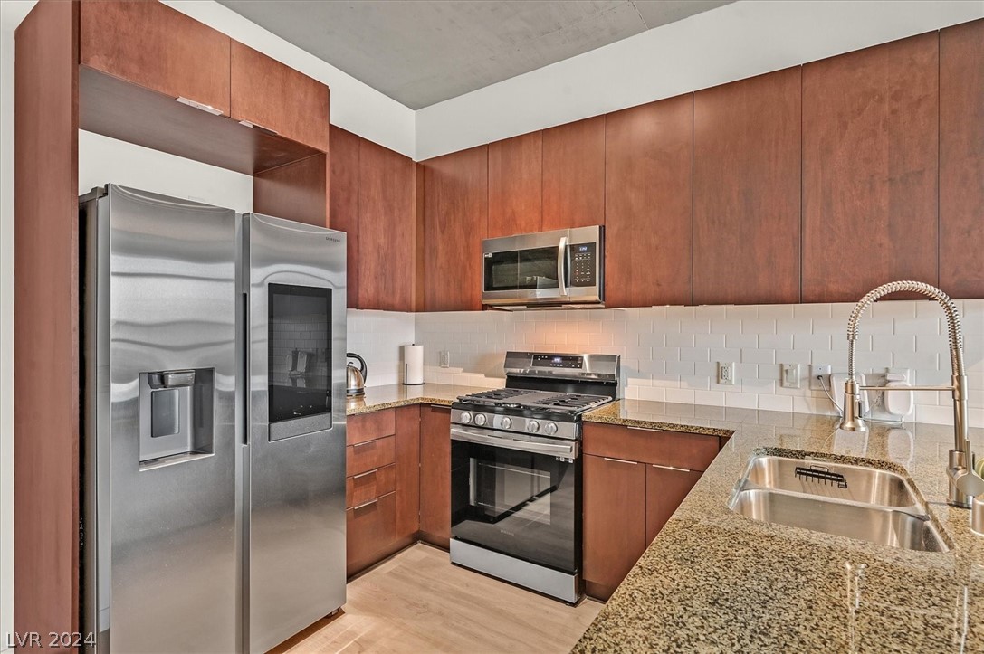 353 E Bonneville Avenue 303