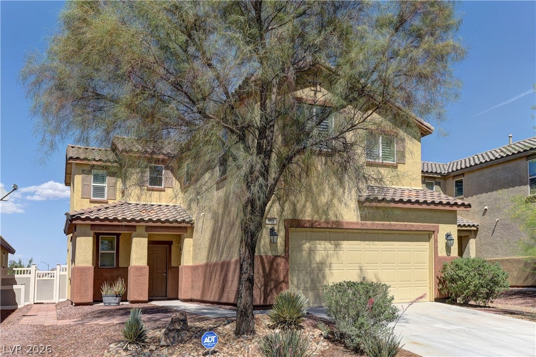 952 Crescent Falls Street