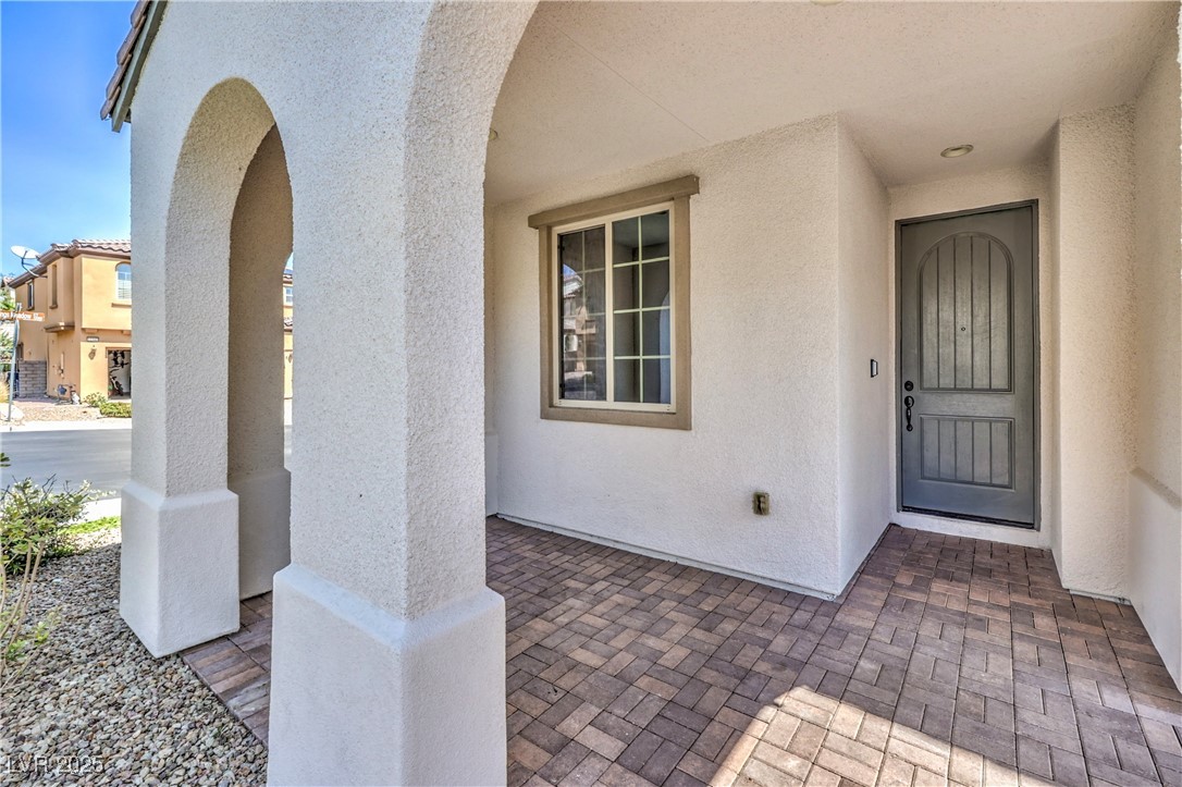 570 Signal Peak Street