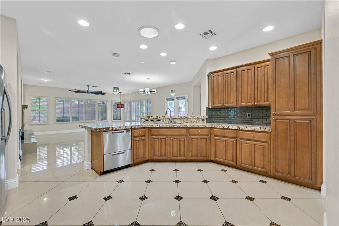 Henderson, Nevada 89052, United States, 3 Bedrooms Bedrooms, ,3 BathroomsBathrooms,Residential,Active,160352