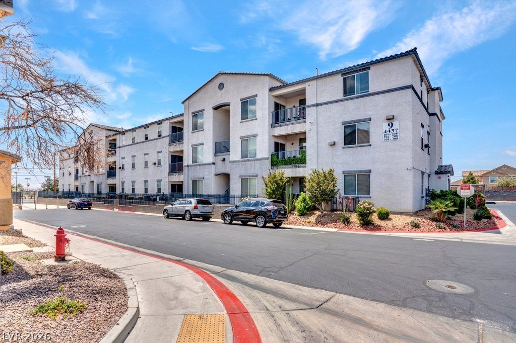 4437 Dover Straight Street 301