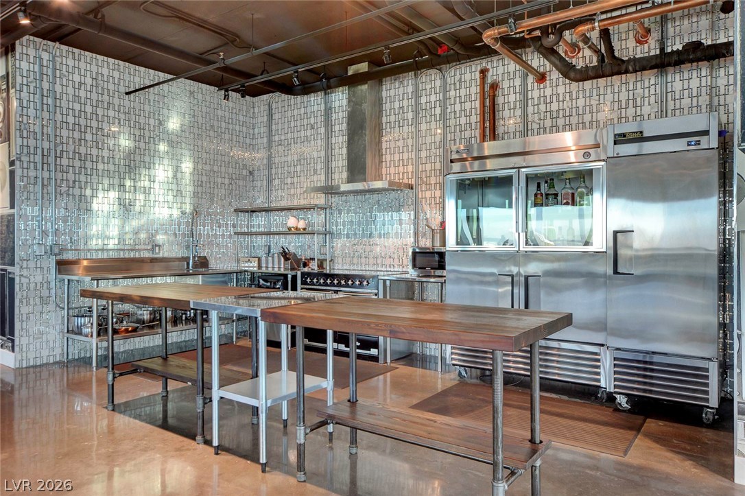 4471 DEAN MARTIN Drive 4300