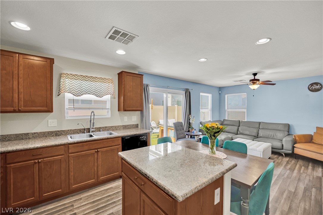 3636 Via Del Robles Avenue