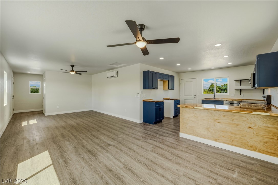 1670 W Windsong Lane