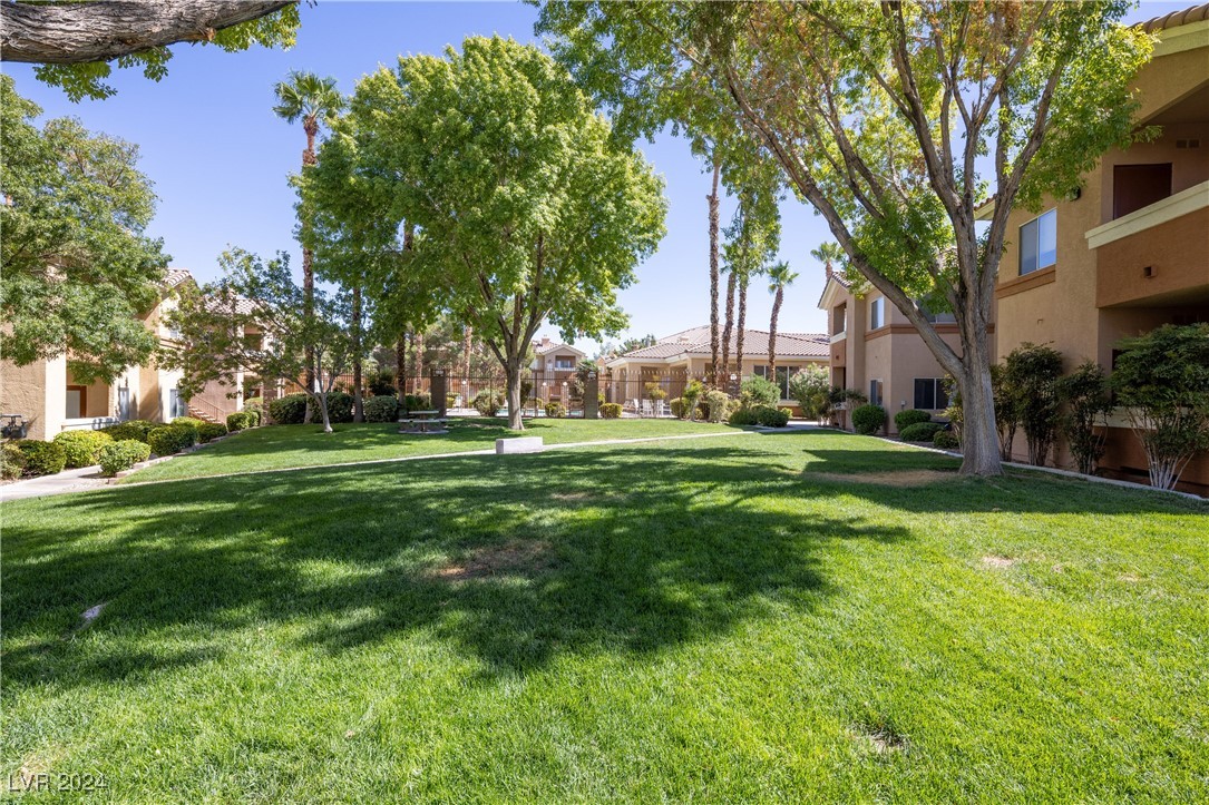 Las Vegas, Nevada 89183, United States, 2 Bedrooms Bedrooms, ,2 BathroomsBathrooms,Residential,Pending,42848