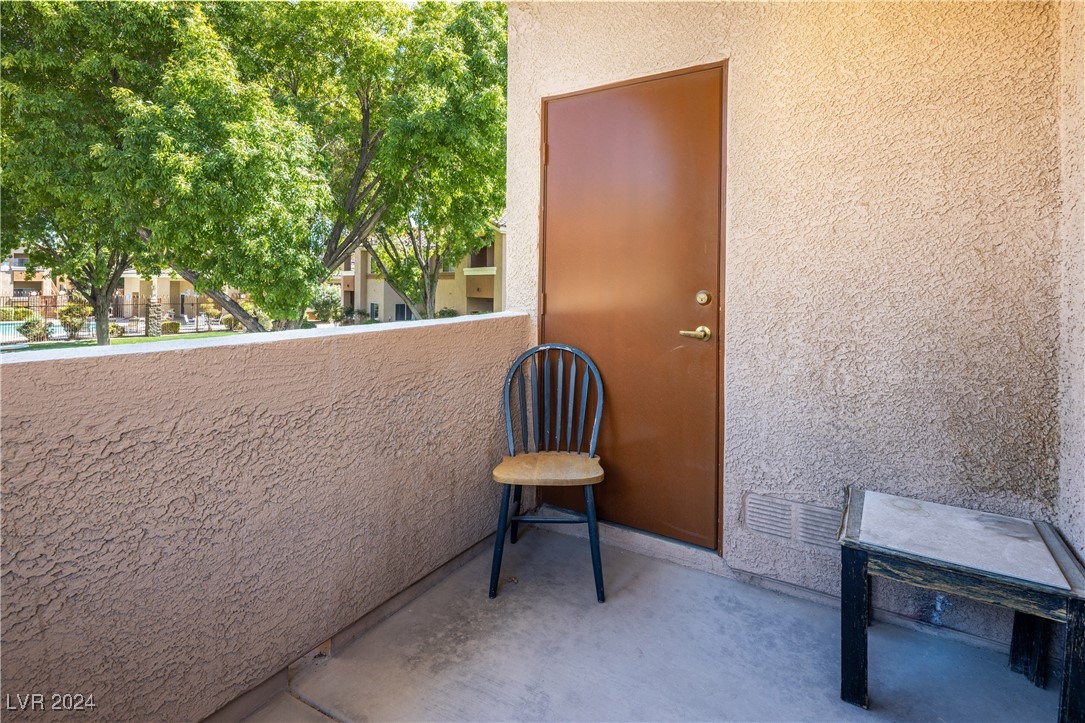 Las Vegas, Nevada 89183, United States, 2 Bedrooms Bedrooms, ,2 BathroomsBathrooms,Residential,Pending,42848