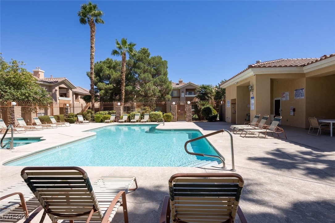 Las Vegas, Nevada 89183, United States, 2 Bedrooms Bedrooms, ,2 BathroomsBathrooms,Residential,Pending,42848