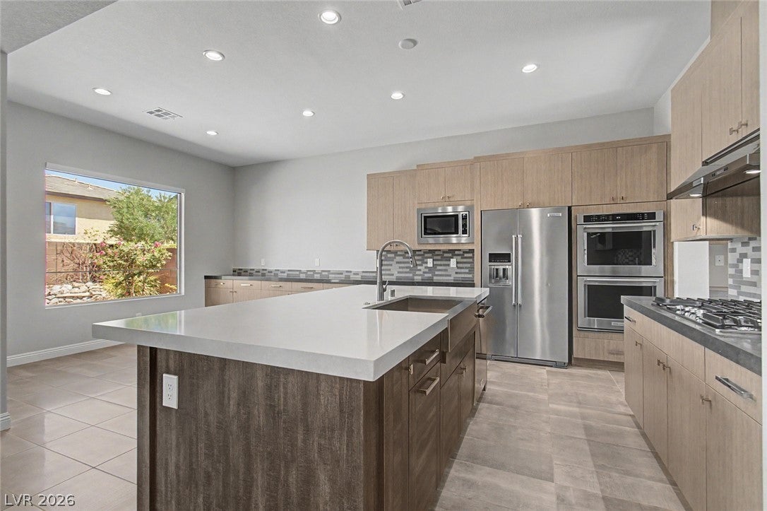 9868 Gemstone Sunset Avenue