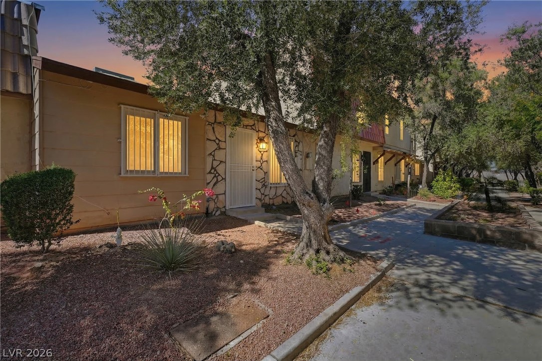 3936 Voxna Street