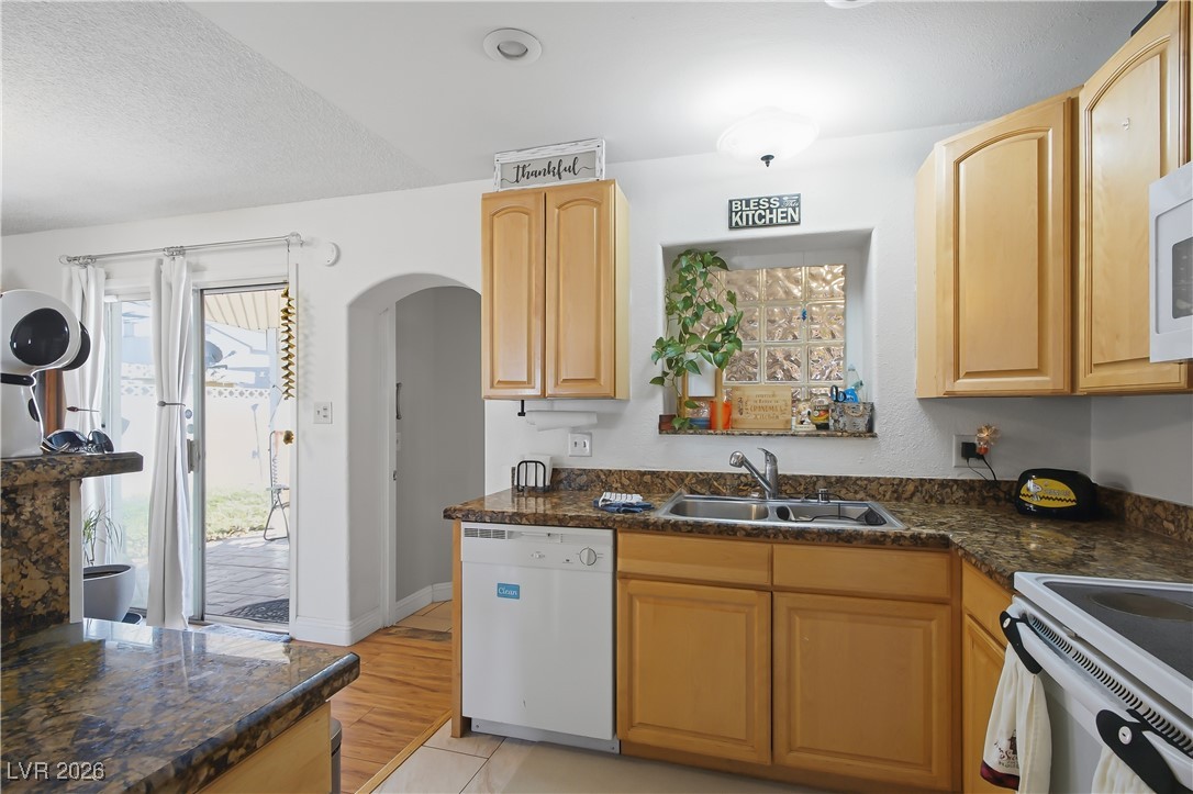 5213 Sugarfoot Avenue