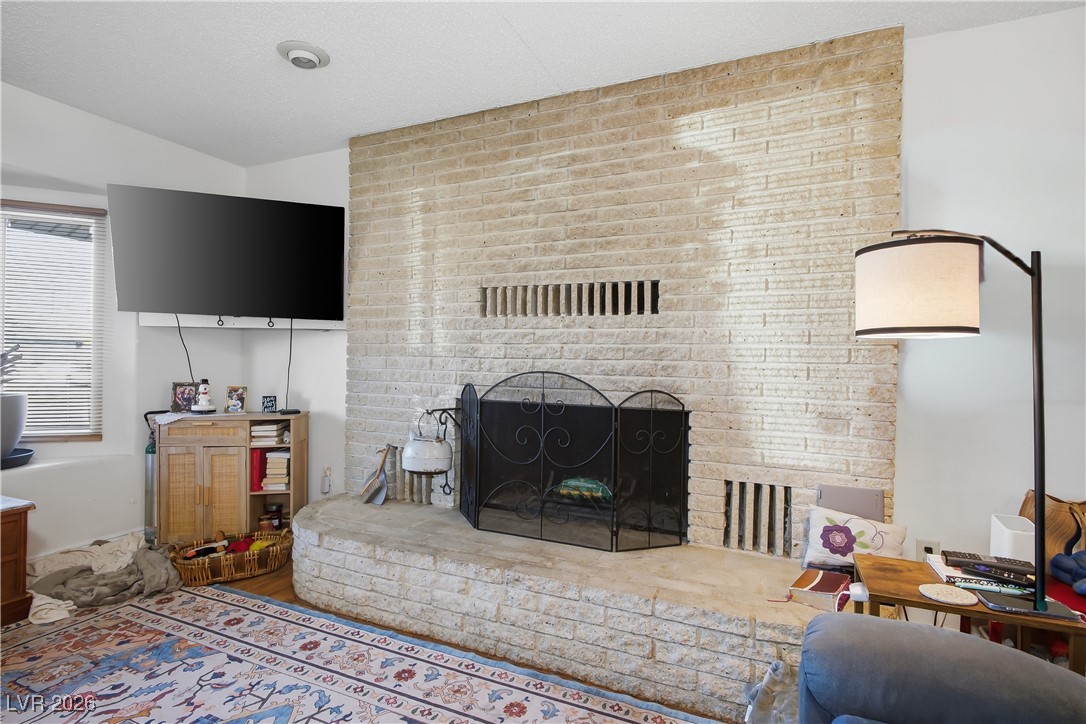 5213 Sugarfoot Avenue